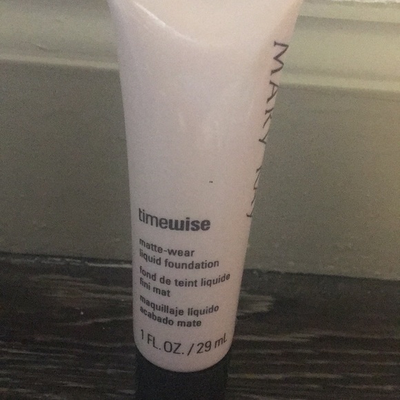 Mary Kay Other - Mary Kay Timewise Liquid Foundation